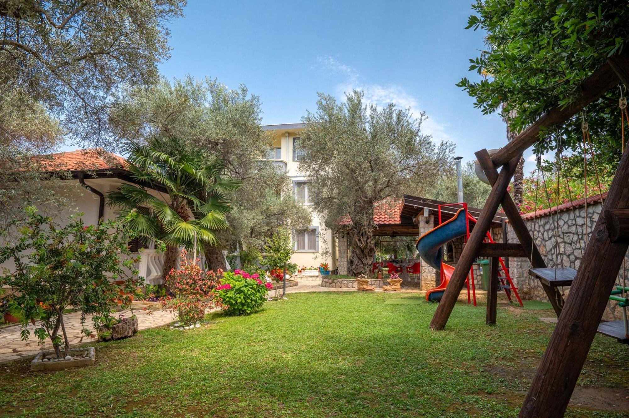 President Bungalows And Apartments Utjeha Exterior foto
